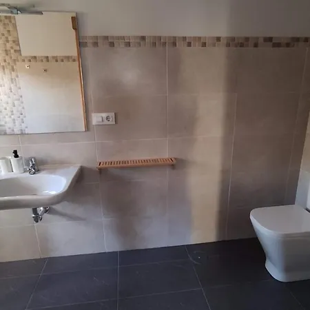 Casa de Férias Casa Gela. Entorno Rural Berrocal (Segovia)